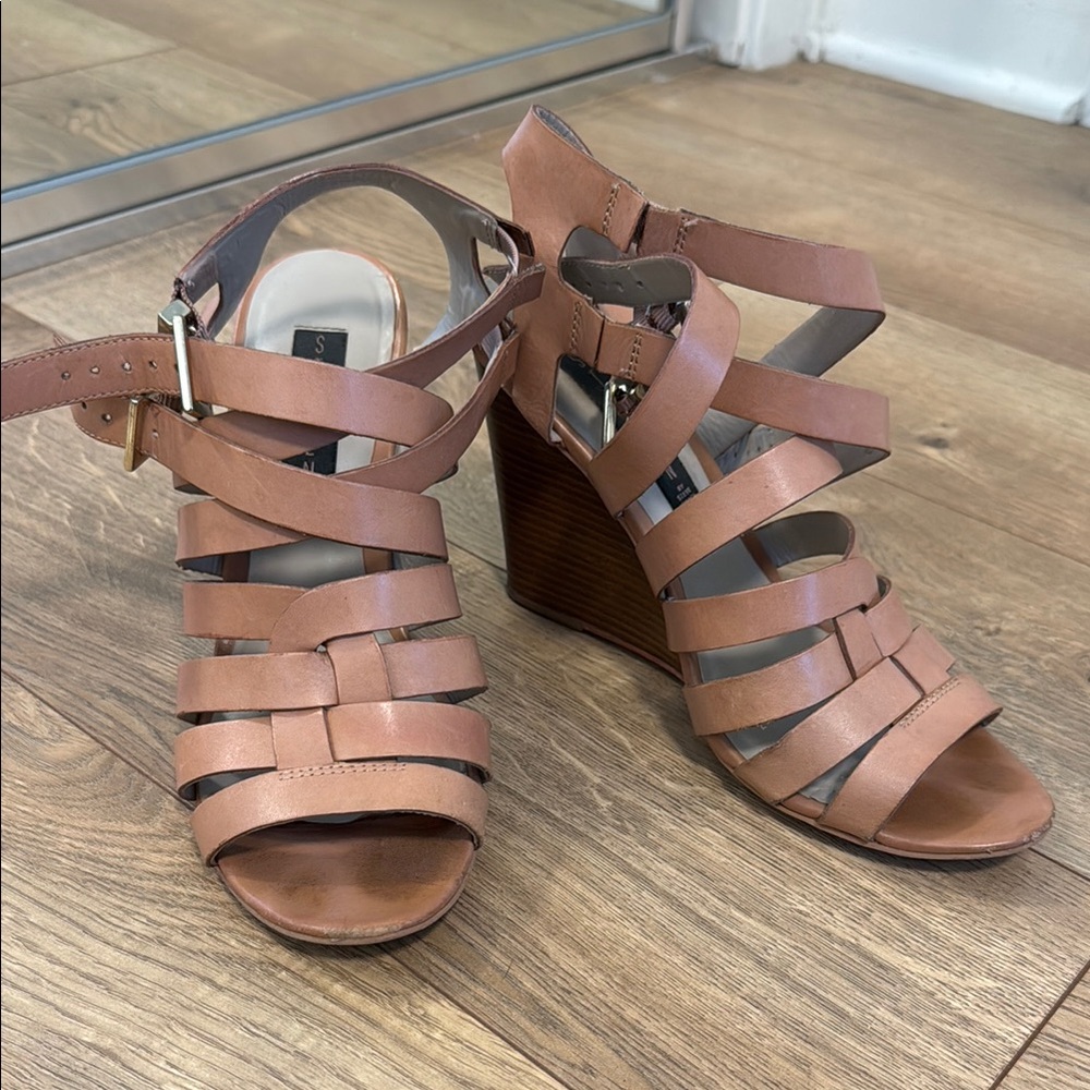 Steve Madden Tan Strappy Heels